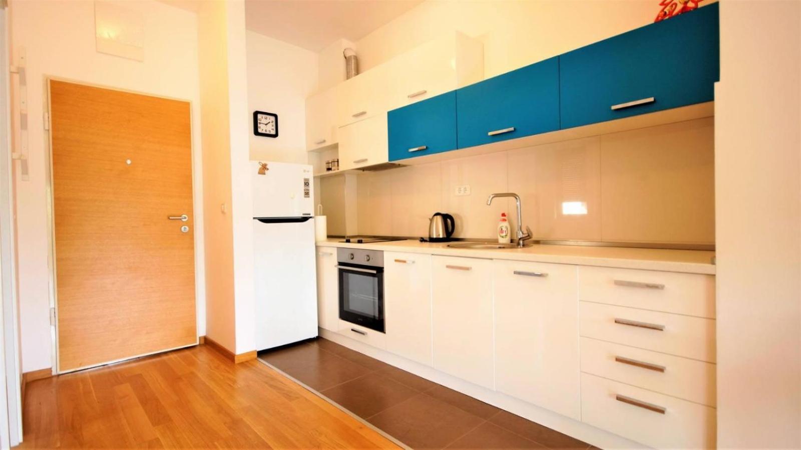 Apartment Center Prova 2 *